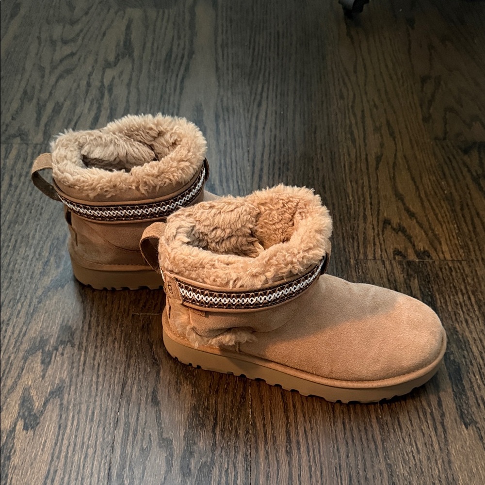 Women’s Ugg Boots- size 8